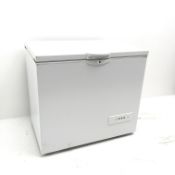 Indesit CO25OW chest freezer, W101cm, H92cm,