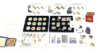 Mostly modern commemorative coins including United Kingdom brilliant uncirculated 1986 commonwealth