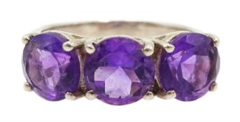 Silver three stone amethyst ring, stamped 925 [image code: 4mc]