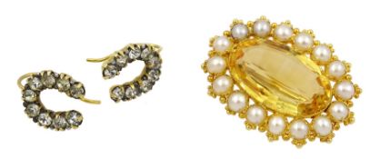 18ct gold oval citrine and split pearl brooch and a pair of gold, paste horseshoe earrings stamped