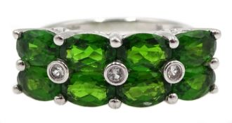 9ct white gold two row green garnet ring, hallmarked [image code: 4mc]