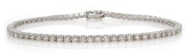 White gold round brilliant cut diamond bracelet, stamped 18K, diamond total weight 2.50 carat