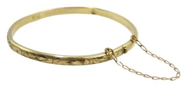 9ct gold bangle, engraved decoration, hallmarked, approx 5.5gm