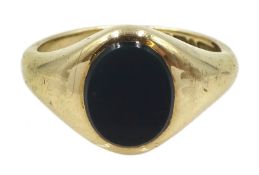 9ct gold bloodstone signet ring, hallmarked