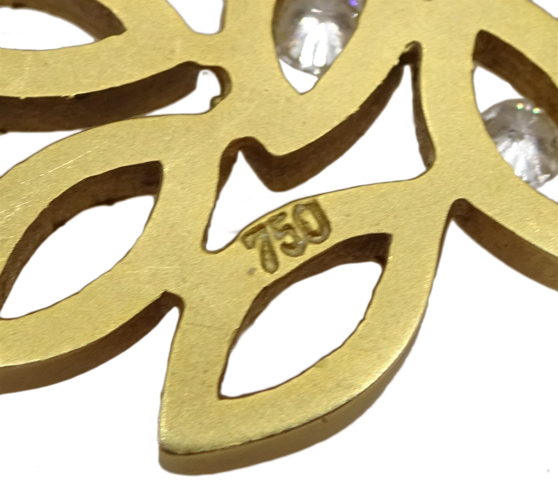 Greek 18ct gold pendant, stylised laurel leaf design set with seven round brilliant cut diamonds, o - Image 4 of 9