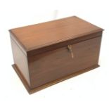 A mahogany box, with hinged opening top, H21cm L39.5cm.