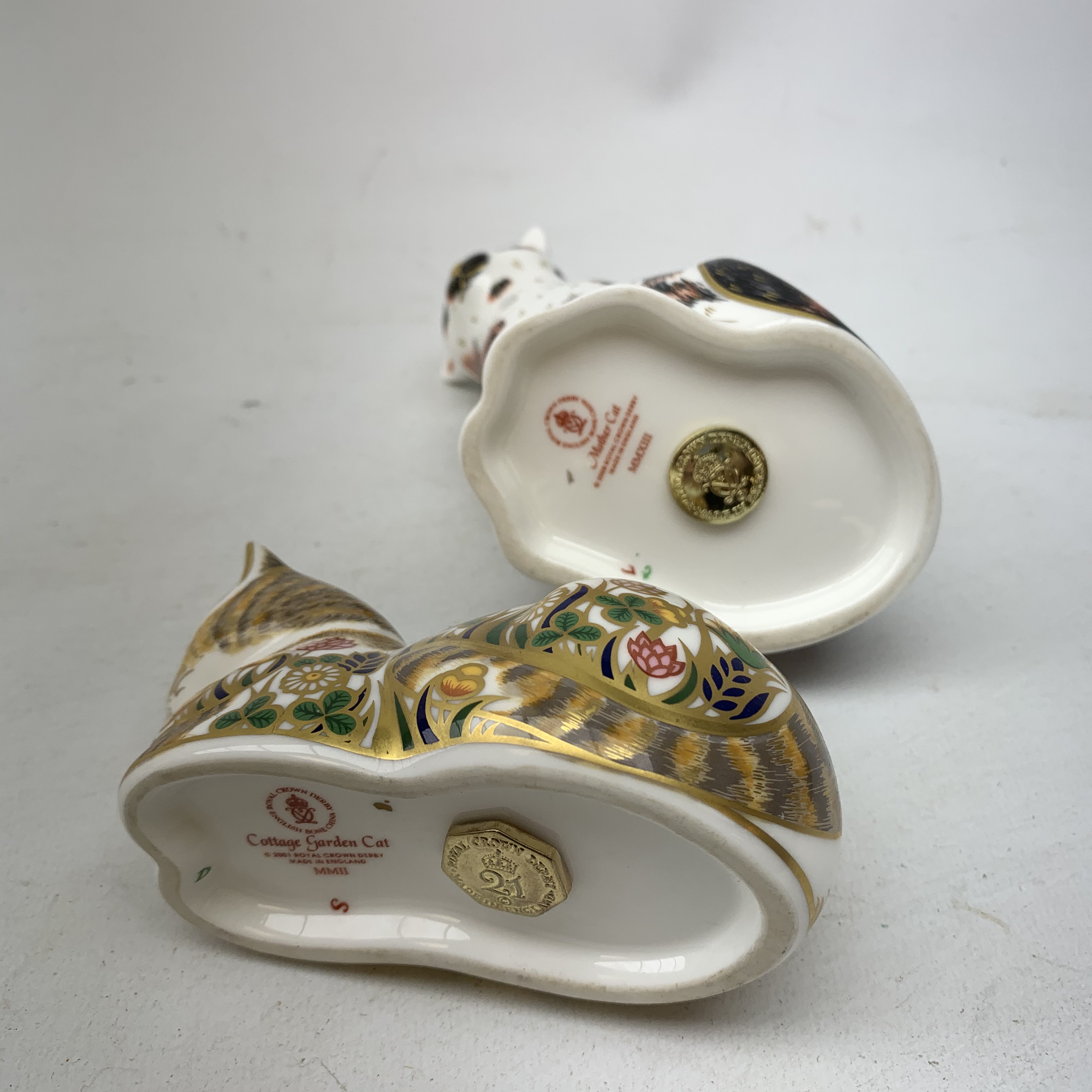 Two Crown Derby paperweights, the first modelled as Mother Cat, the second as Cottage Garden cat, ea - Image 3 of 3