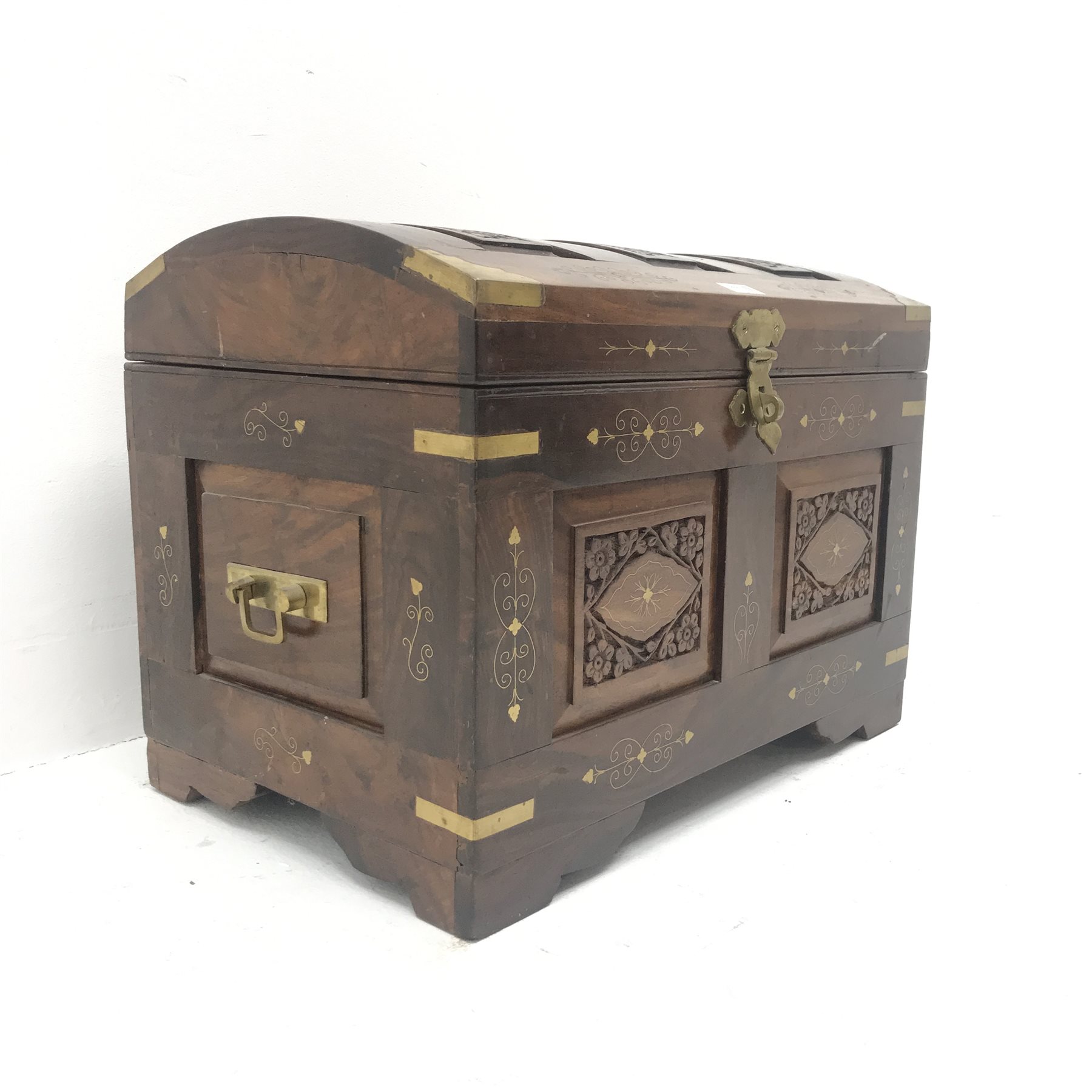 Eastern brass inlaid hardwood dome top trunk, hinged lid, W60cm, H45cm, D38cm - Image 2 of 8