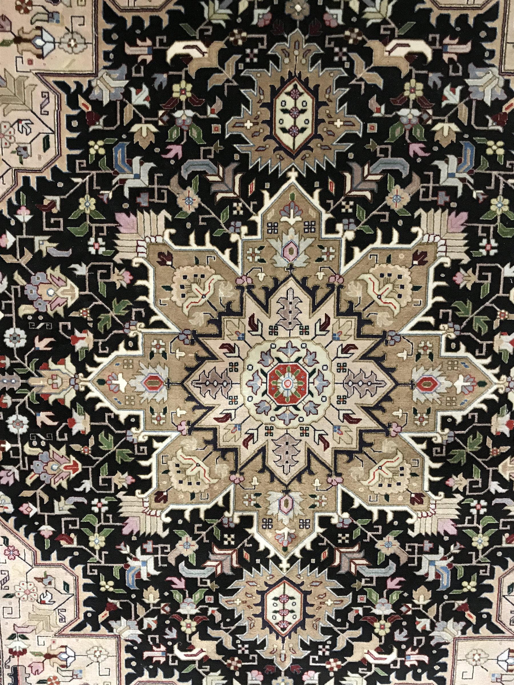 Fine Tabriz beige ground rug, repeating border, central medallion, 350 kpsi, 197cm x 143cm - Image 4 of 8