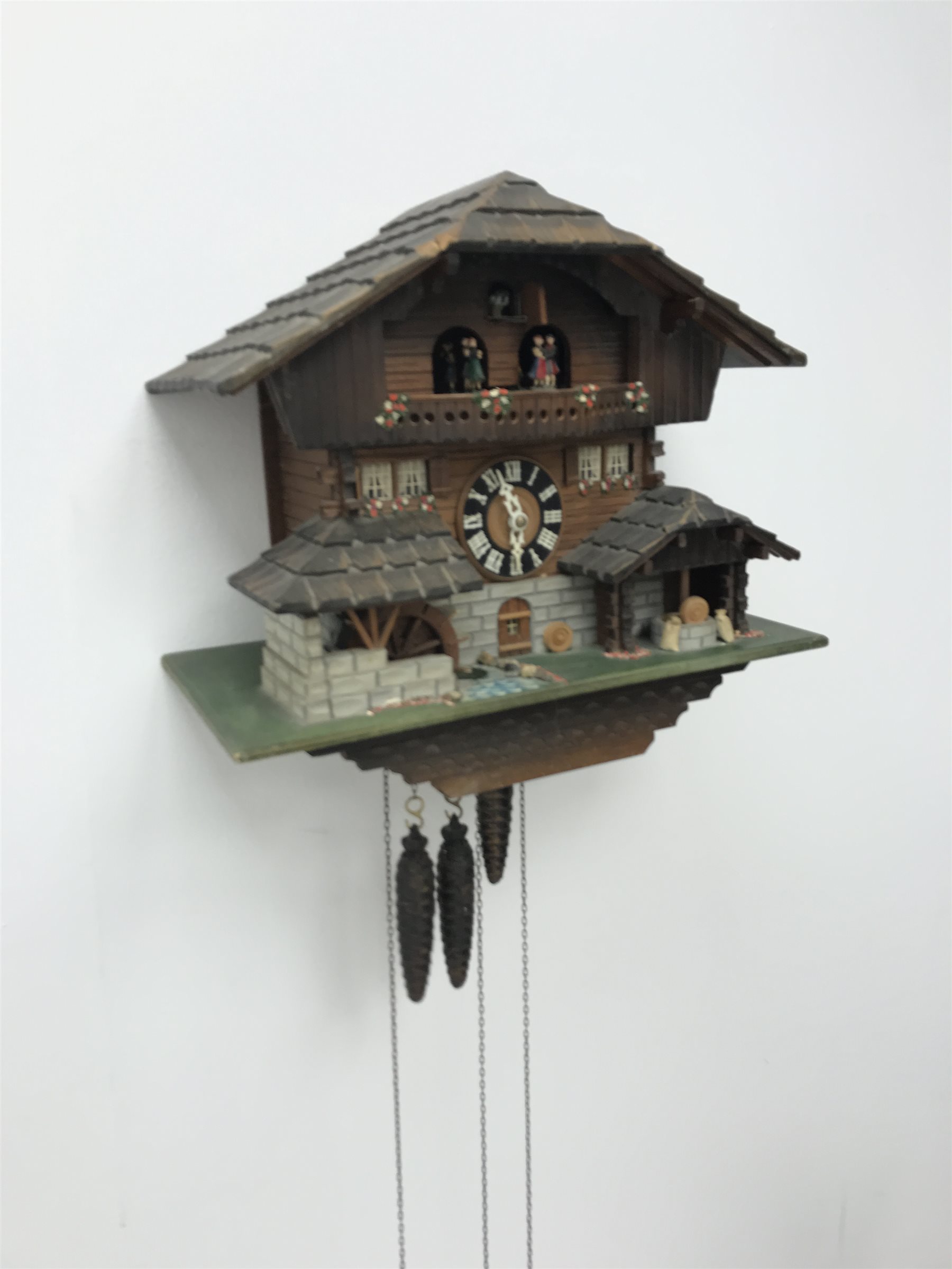 Large contemporary Swiss Chalet type cuckoo clock, W40cm - Image 5 of 8