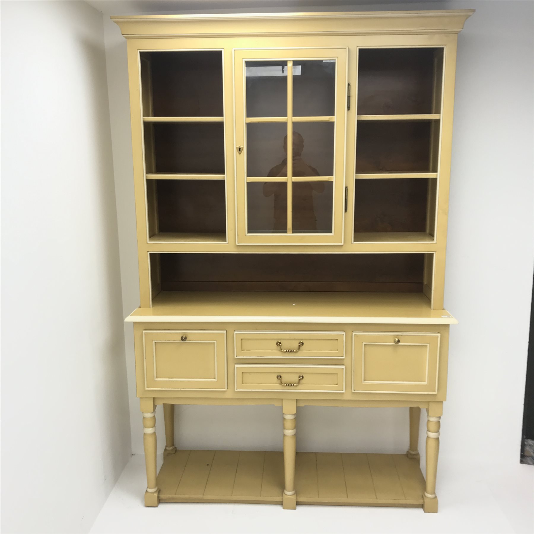 Painted dresser, projecting cornice two display doors above two central drawers flanking two cupboa - Image 3 of 6