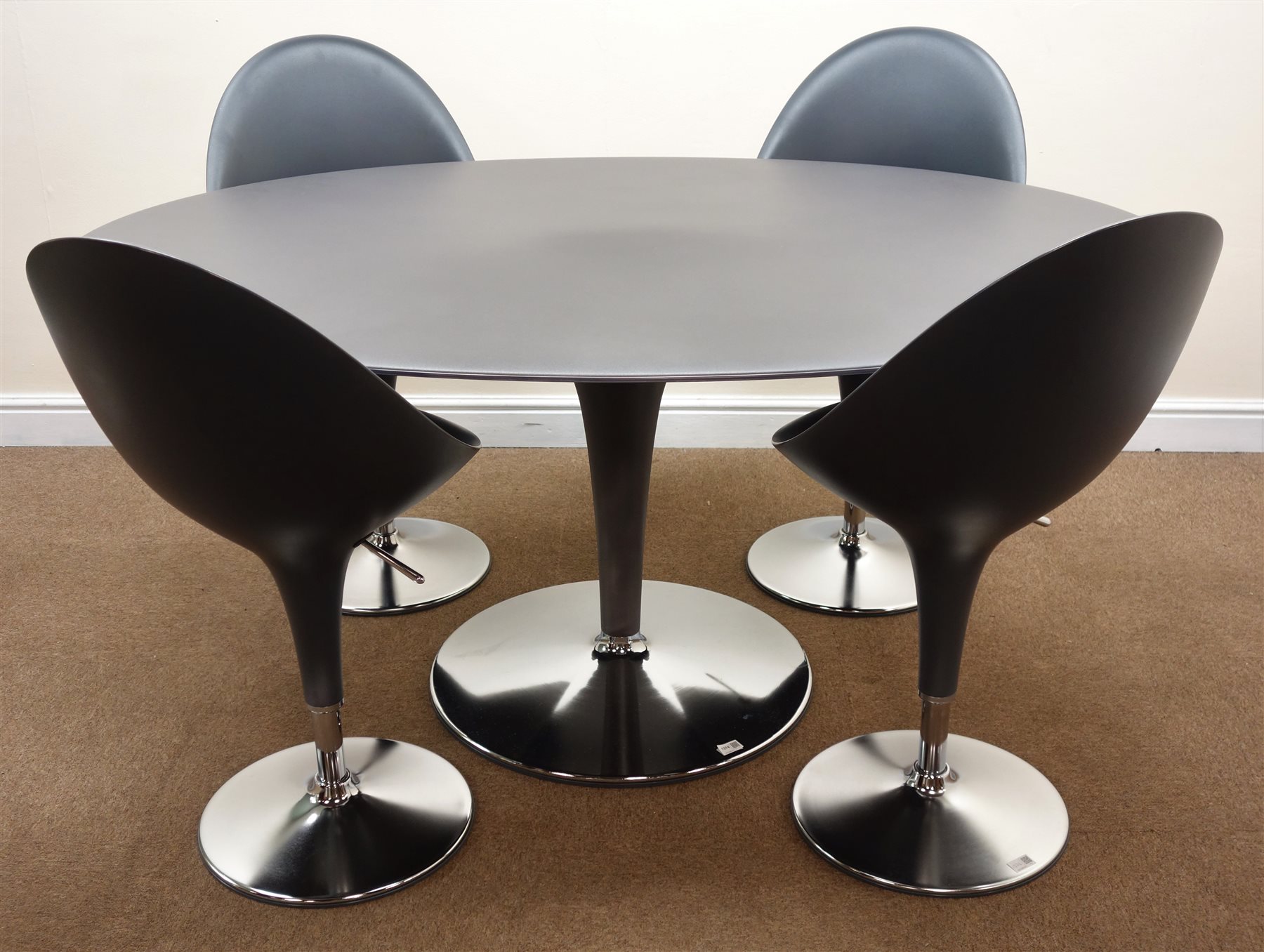 Magis Bombo Anthracite oval dining table, tulip style chrome finish base (W170cm, H76cm,D110cm) and - Image 7 of 10