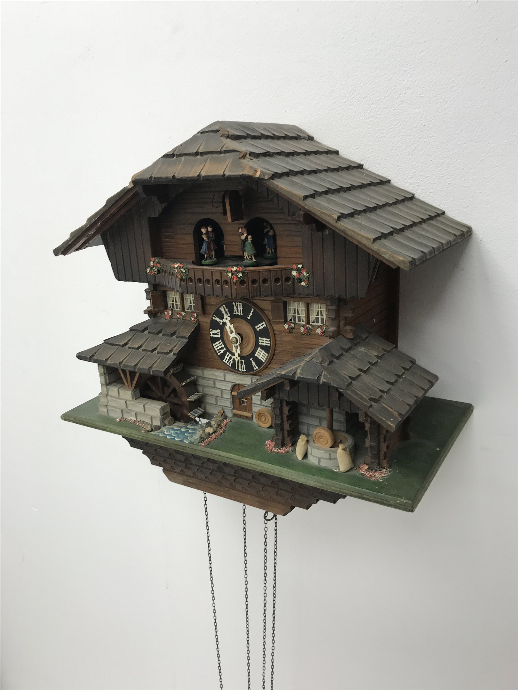 Large contemporary Swiss Chalet type cuckoo clock, W40cm - Image 4 of 8