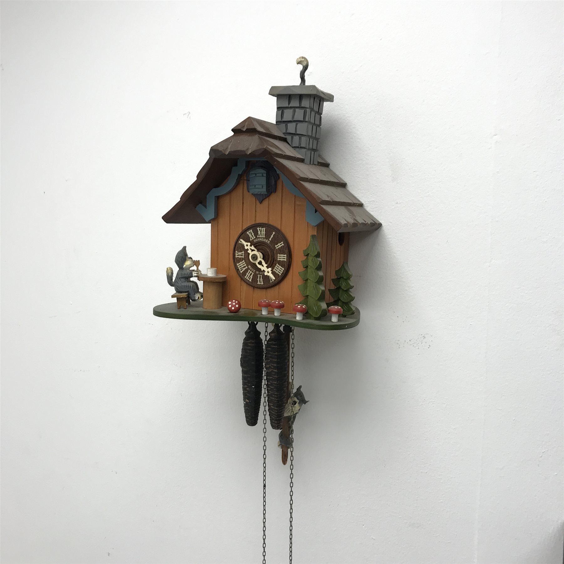 Two Black Forest style wall hanging cuckoo clocks - Image 6 of 14