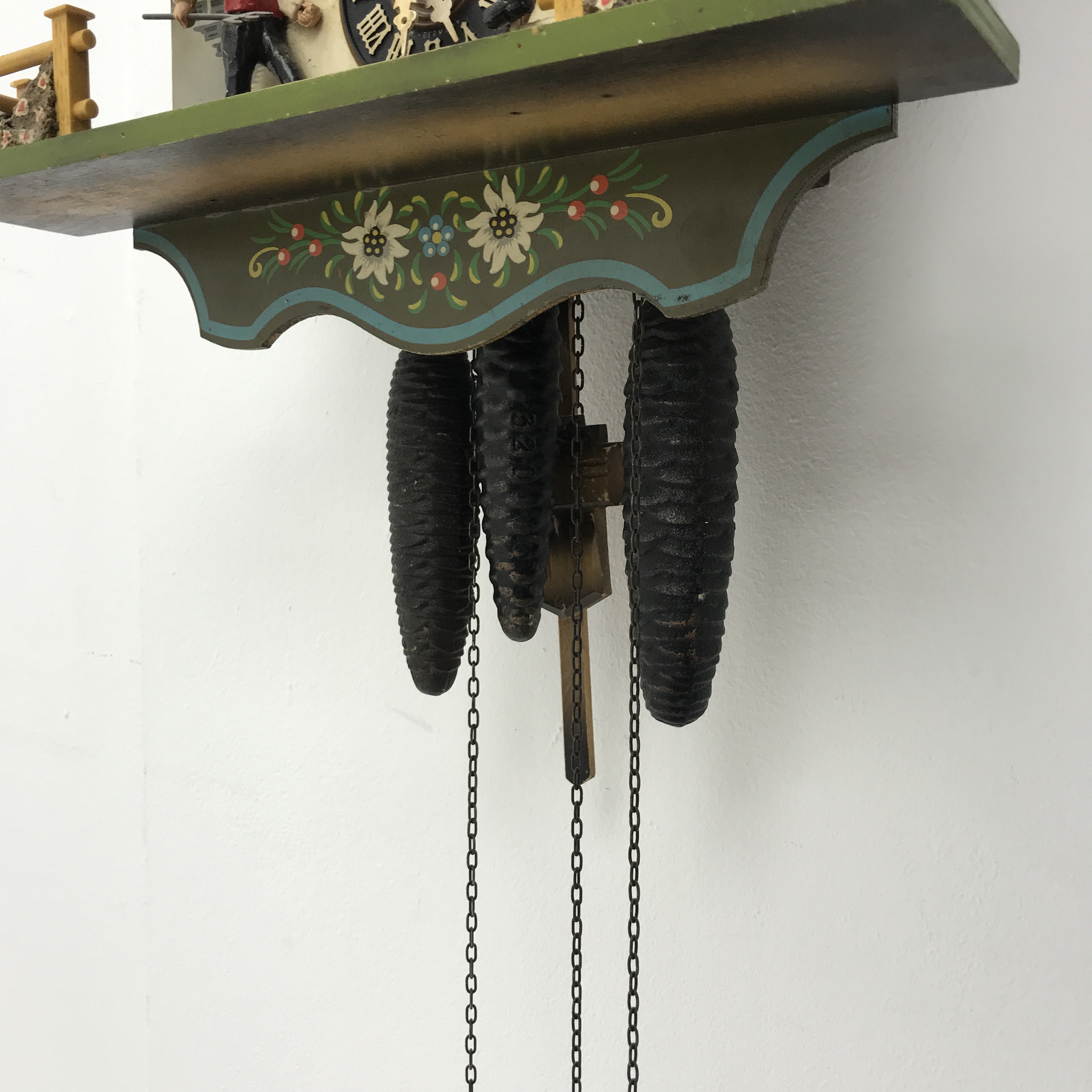 Two Black Forest style wall hanging cuckoo clocks - Image 11 of 14