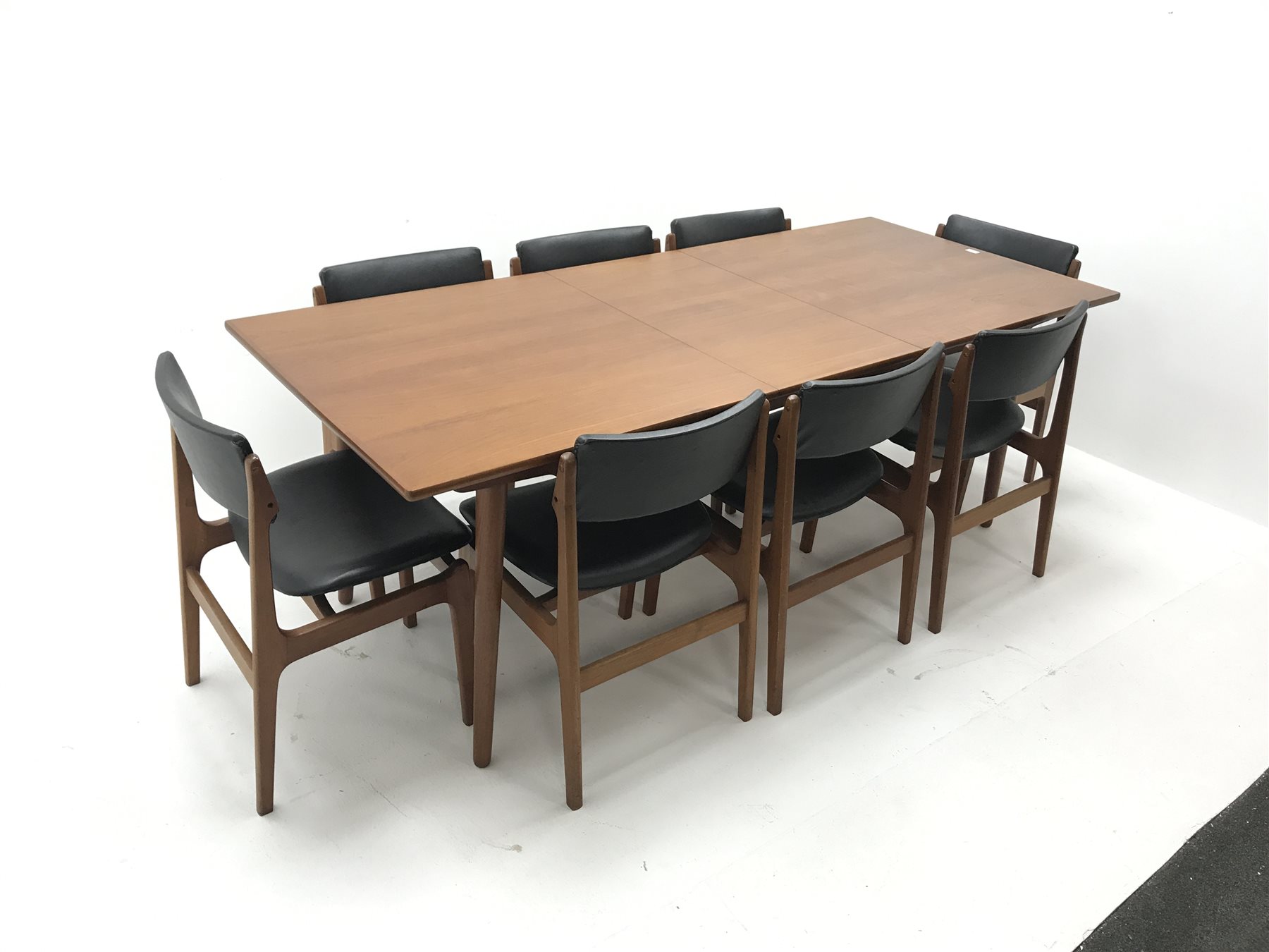 Danish teak extending dining table, single leaf, turned tapering out splayed supports (W210cm extend - Image 2 of 16