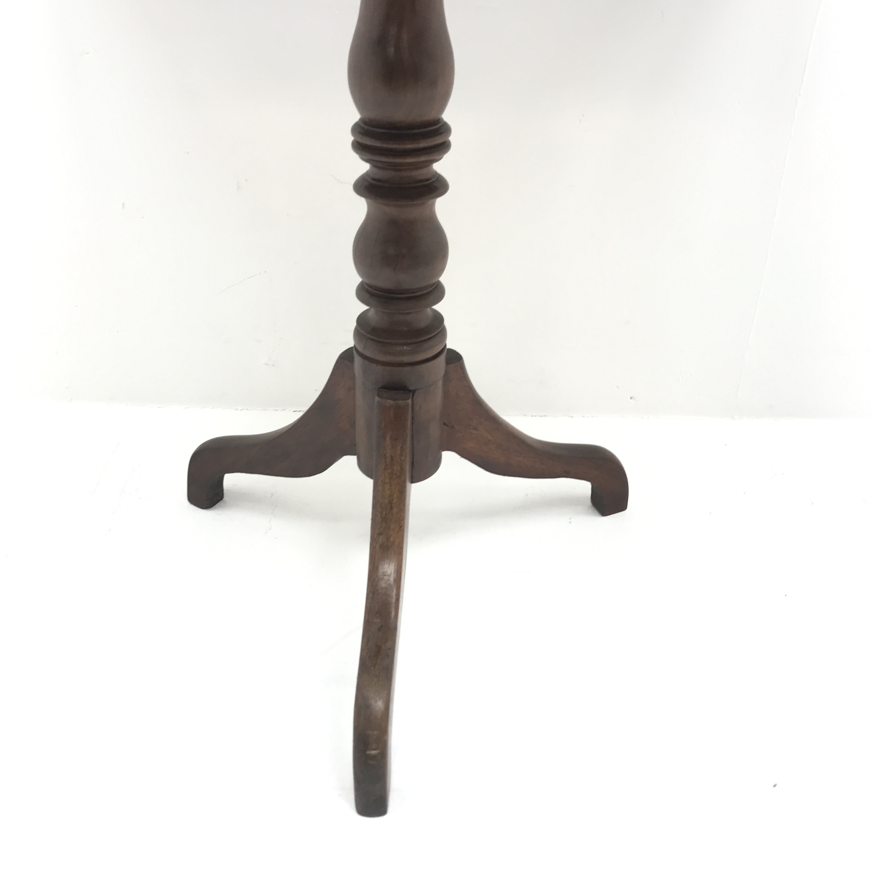 19th century mahogany tilt top table, single turned column on tripod base, W75cm, H71cm, D85cm - Image 6 of 6