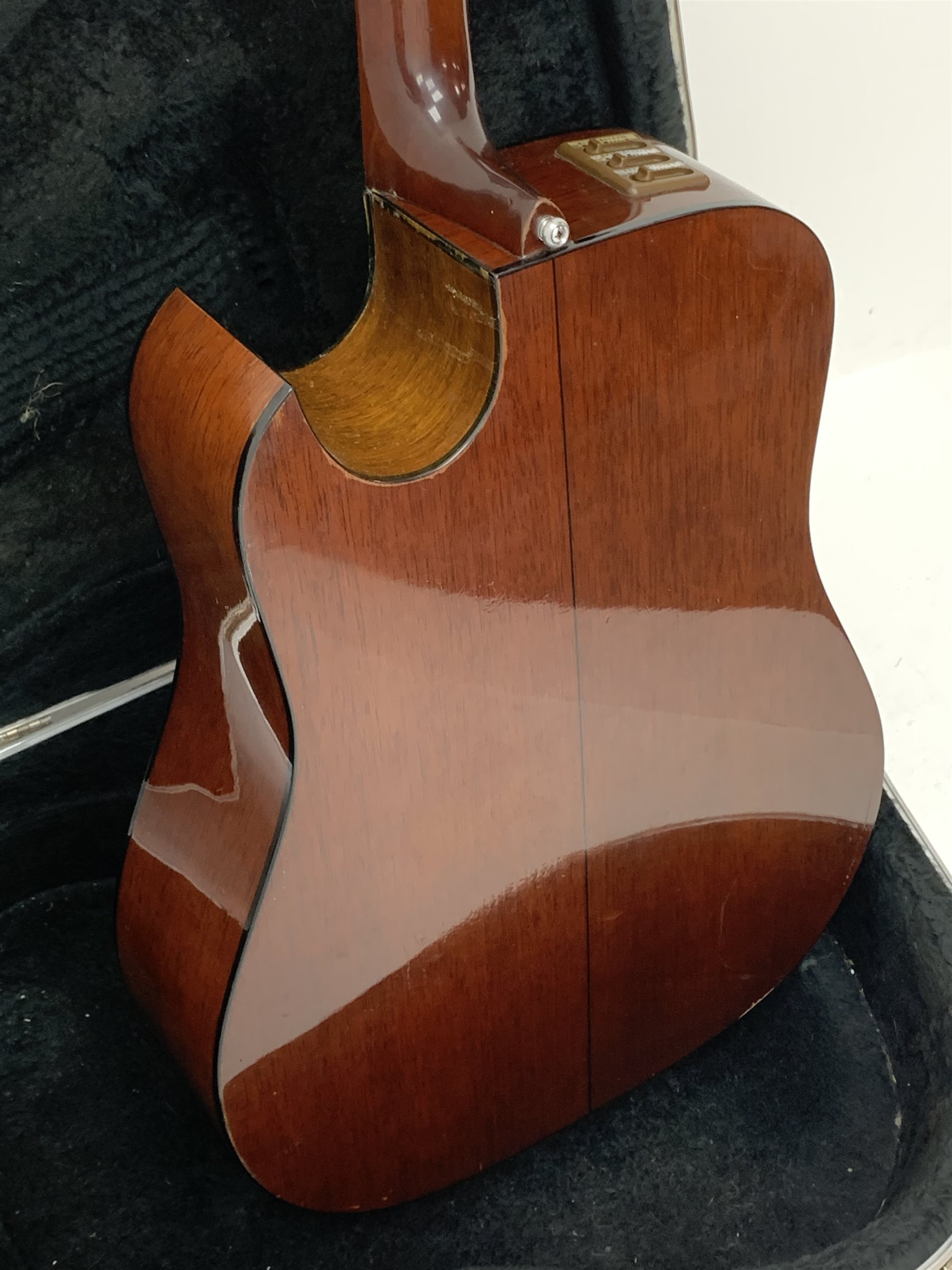 Takamine electro acoustic guitar ES-340S, in carrying case - Image 6 of 7