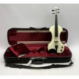 Fender white and black electric violin with 35.5cm back, serial no.KD00060342, 59cm overall, in orig