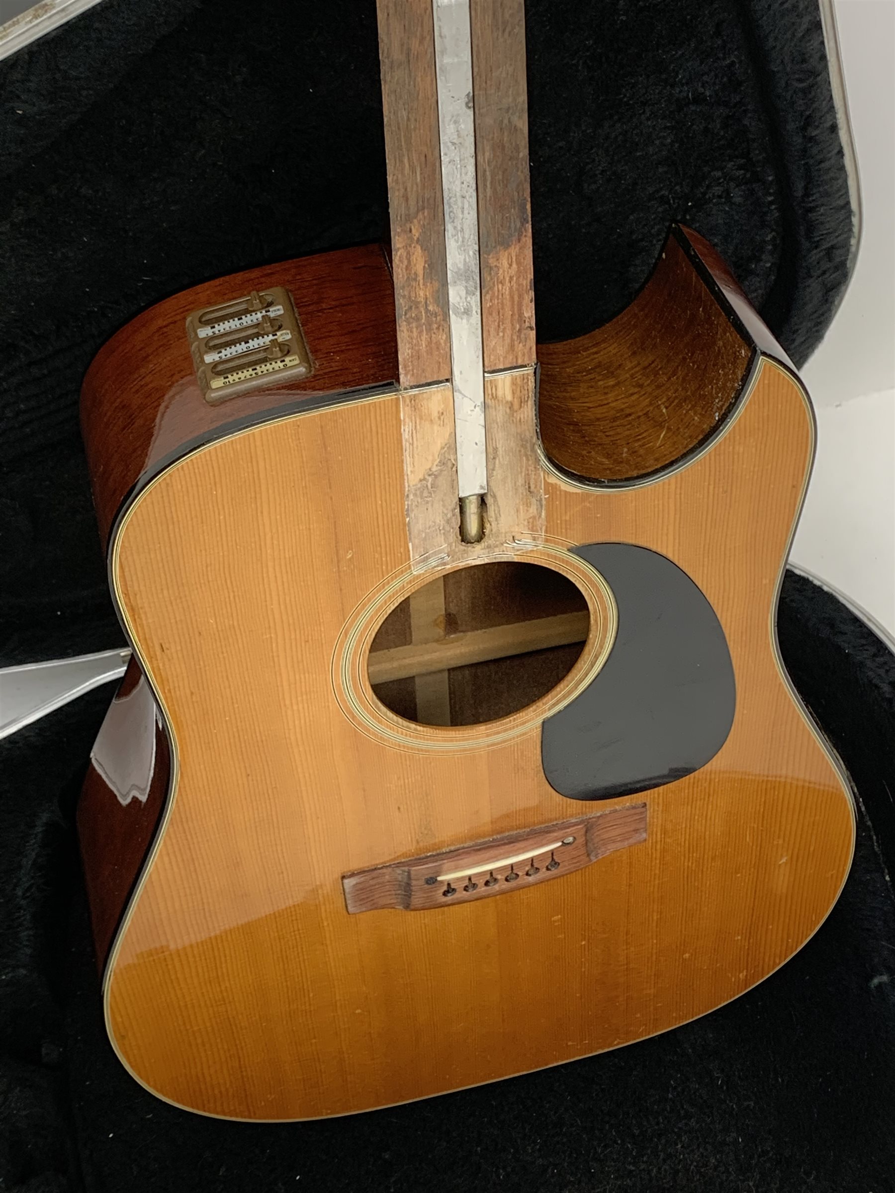 Takamine electro acoustic guitar ES-340S, in carrying case - Image 4 of 7