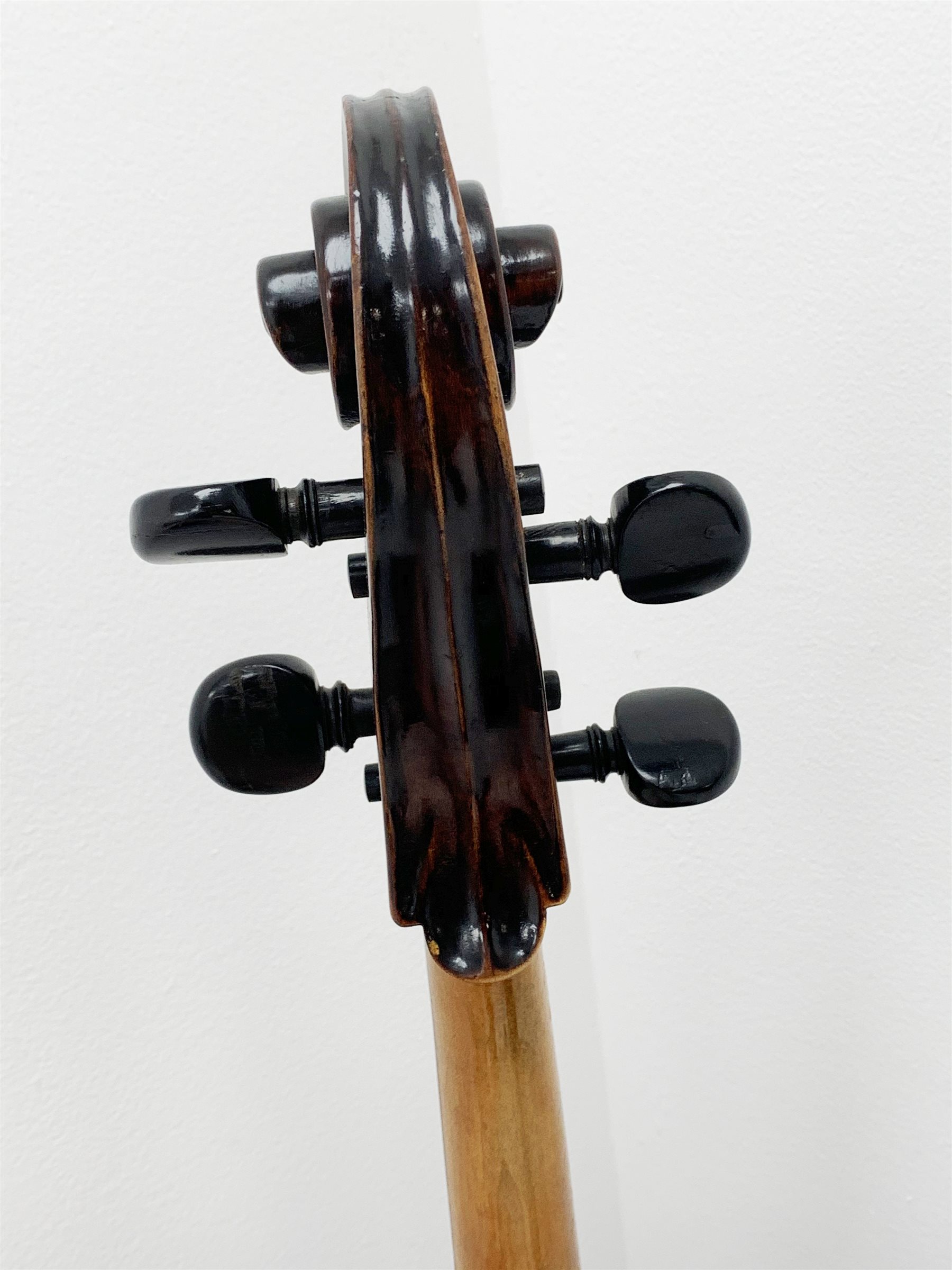 Early 20th century French Mirecourt cello with 76cm two-piece maple back and ribs and spruce top, b - Image 4 of 10