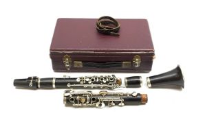 Oskar Oehler Berlin five-piece blackwood clarinet in fitted hard carrying case