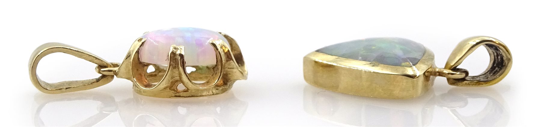 Two gold opal pendants, both hallmarked 9ct - Image 2 of 3