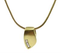 9ct gold cubic zirconia set pendant, hallmarked on 9ct gold snake chain necklace, stamped 375