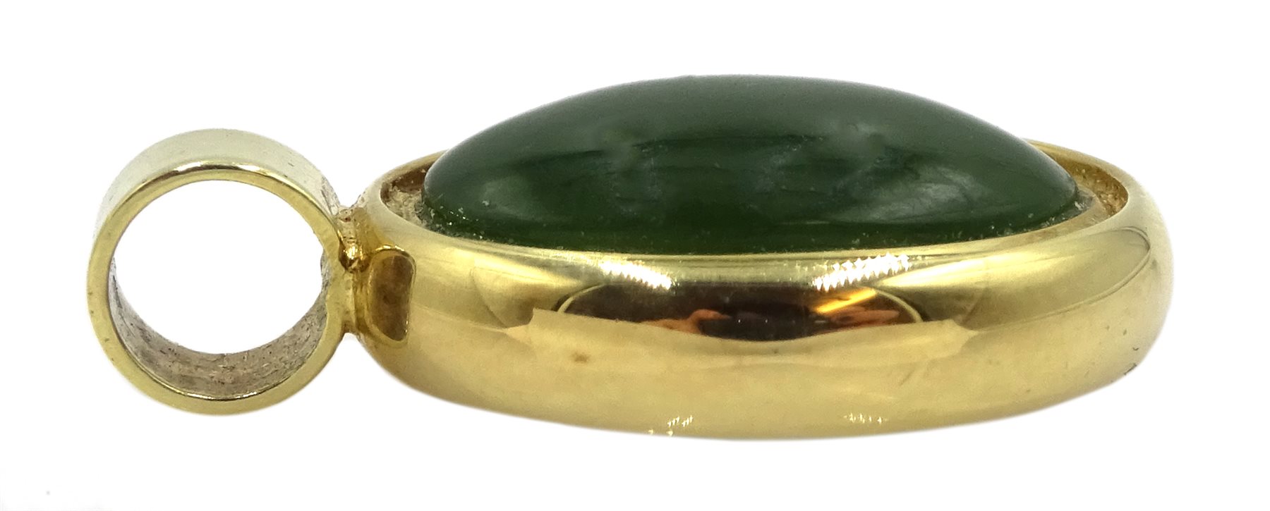 14ct gold cabochon jade pendant - Image 2 of 3