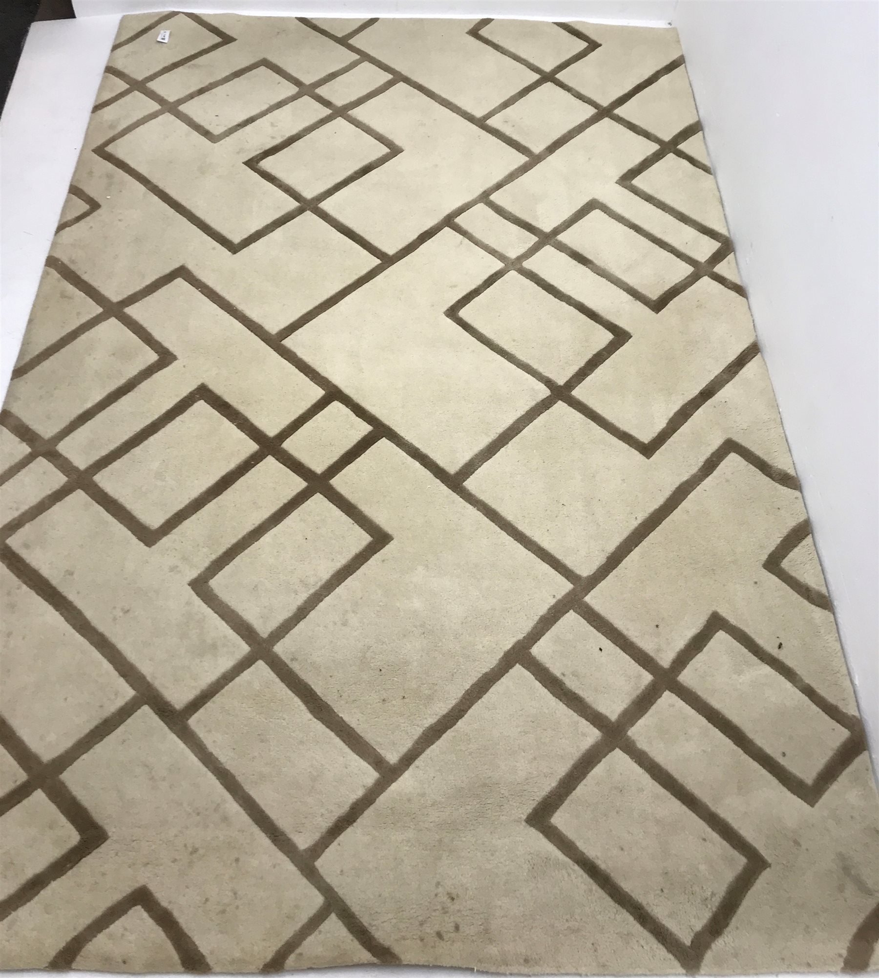 Modern beige ground rug, geometric patterned field, 290cm x 200cm - Image 2 of 4