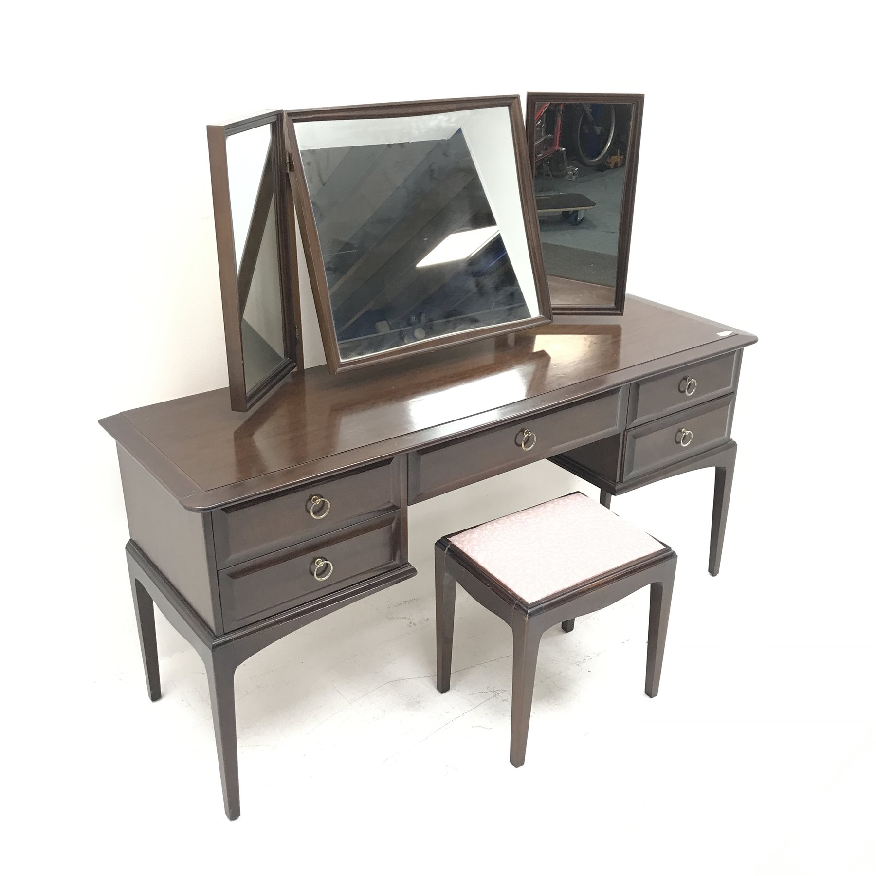 Stag mahogany dressing table, raised three piece mirror back, five drawers, square tapering supports - Image 2 of 3