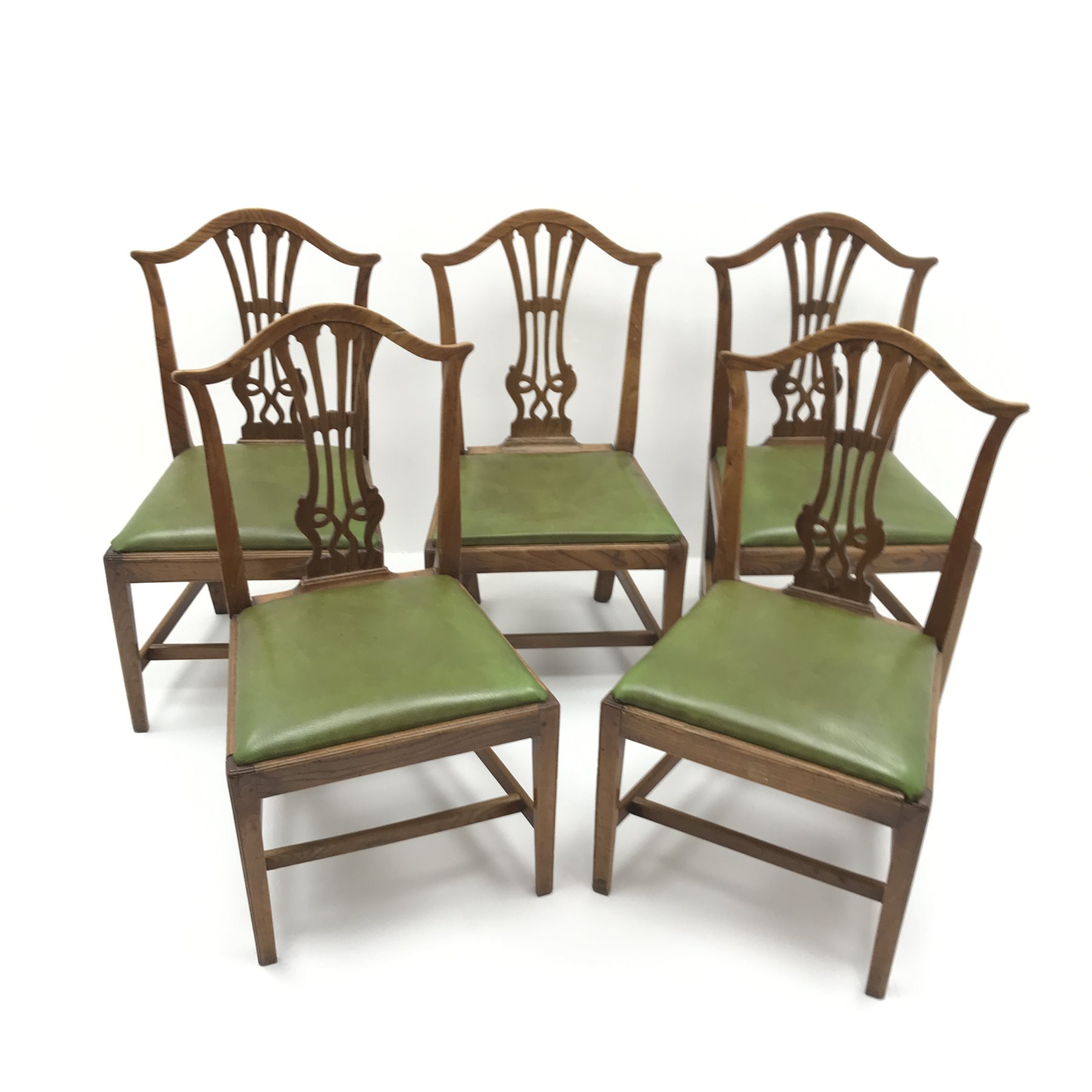 Set five Hepplewhite style country elm chairs, upholstered drop in seat, square tapering supports, W - Image 2 of 5