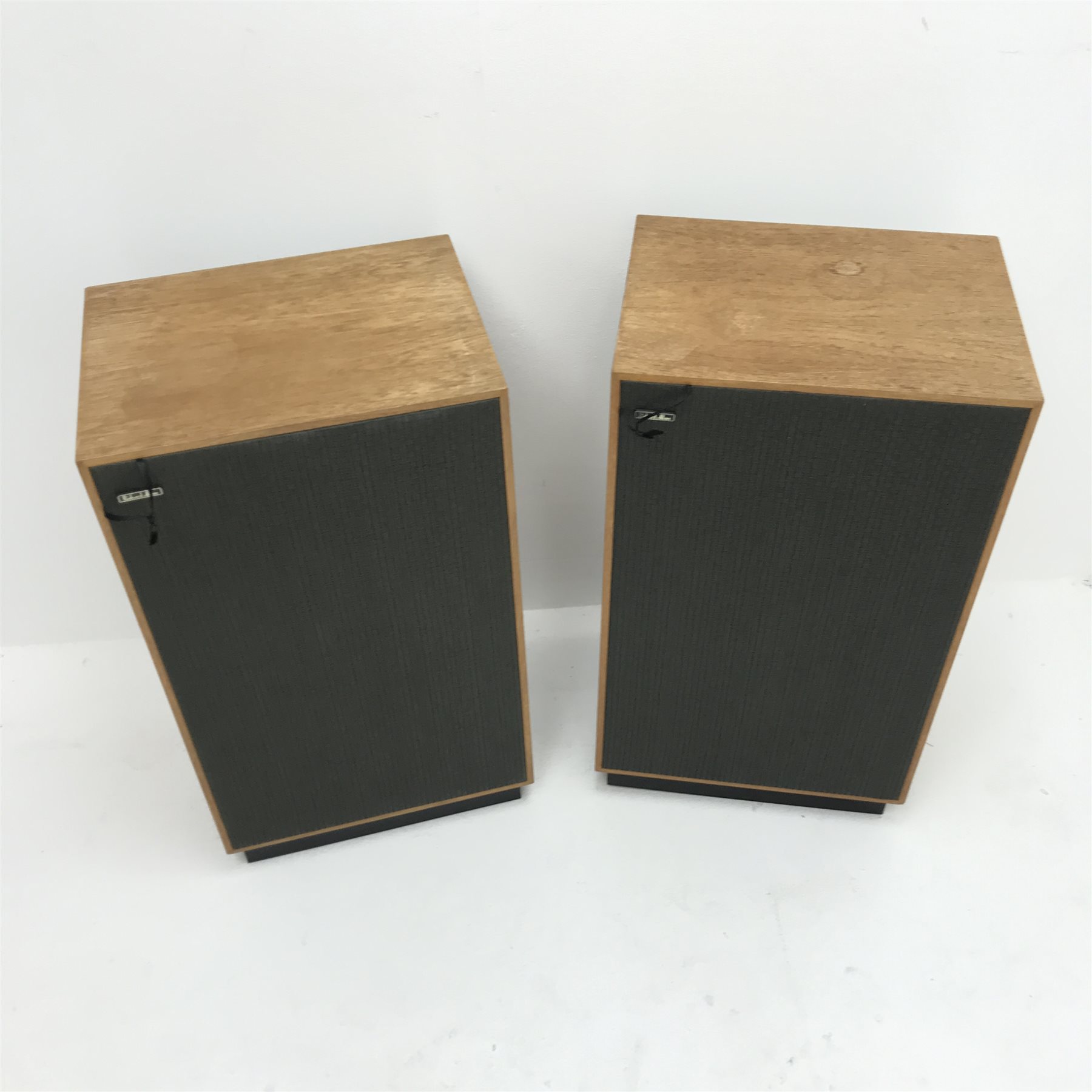 Pair Richard Allan Pavane speakers, W40cm, H69cm, D31cm - Image 2 of 4