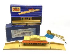 Hornby Dublo - D1 Through Station and D1 Island Platform, both boxed; and Dinky die-cast Goods Yard