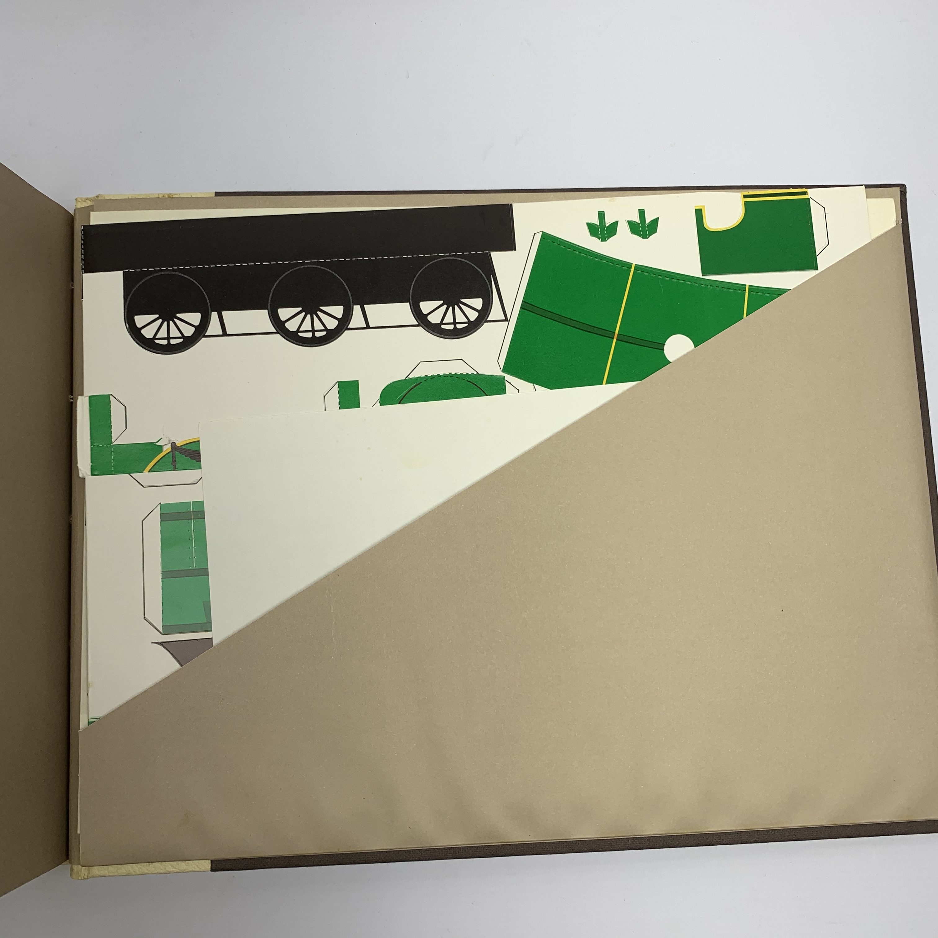 The Book of The Great Western. 1970. Limited edition No.1356/3000. Fully illustrated with laid-in re - Image 9 of 9