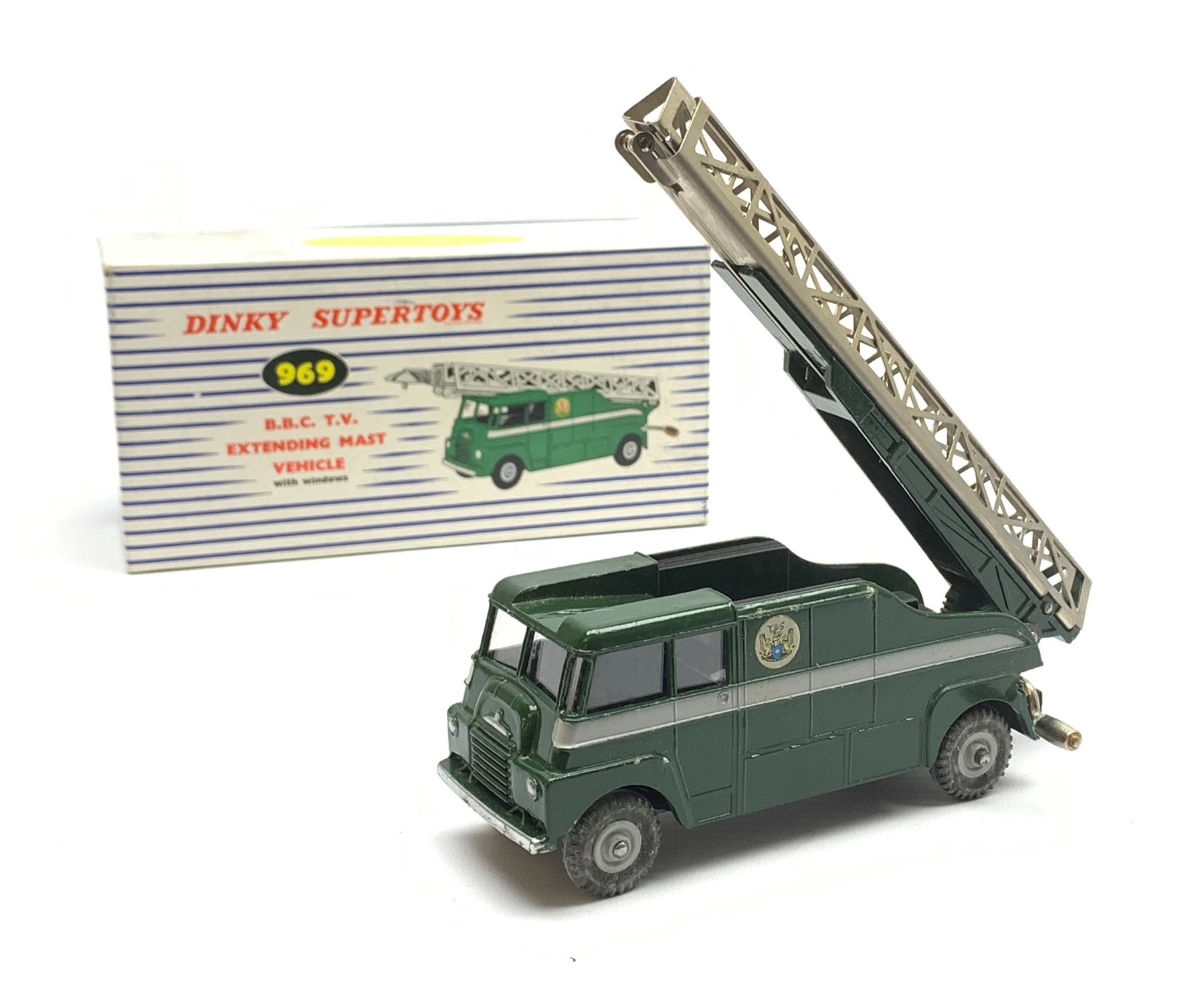 Dinky - Supertoys B.B.C. T.V. Extending Mast Vehicle, No.969, boxed with internal packaging and ins - Image 2 of 8
