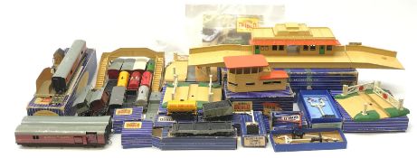 Hornby Dublo - quantity of accessories including D1 Through Station, D1 Signal Cabin, three Level Cr