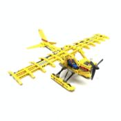 Lego - Set 8855 Prop Plane Technic (from Airport) 1988. Assembled complete with no instructions or b