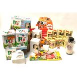 Wallace & Gromit - PG Tips Tea merchandise comprising six Thermo colour changing mugs, two in promo