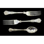 Two silver forks Queen pattern by Hugh Crawshaw, Sheffield 1988 and a similar teaspoon by W P & P, S