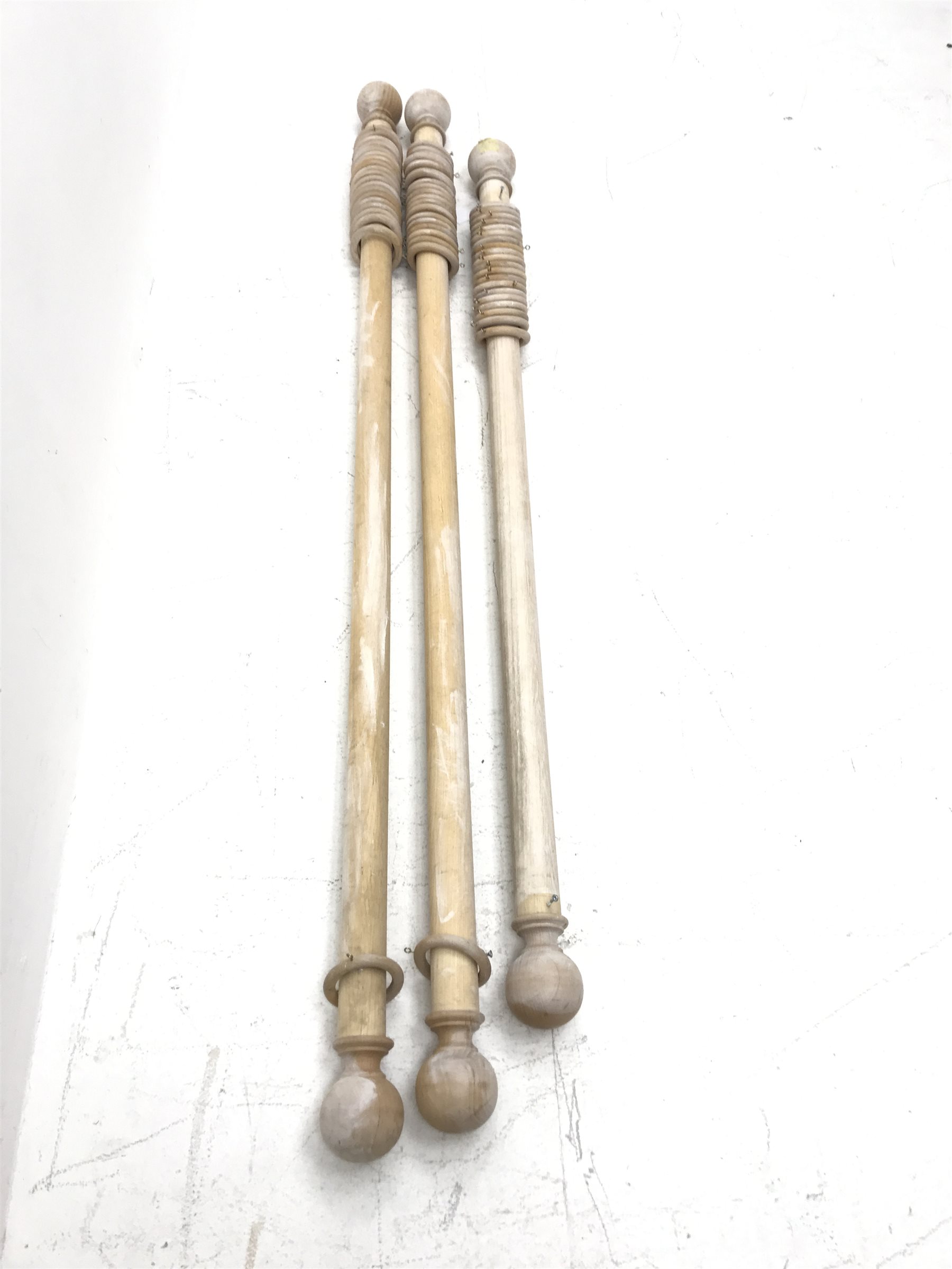 Three waxed curtain poles, L190cm, 185cm and 160cm - Image 2 of 2