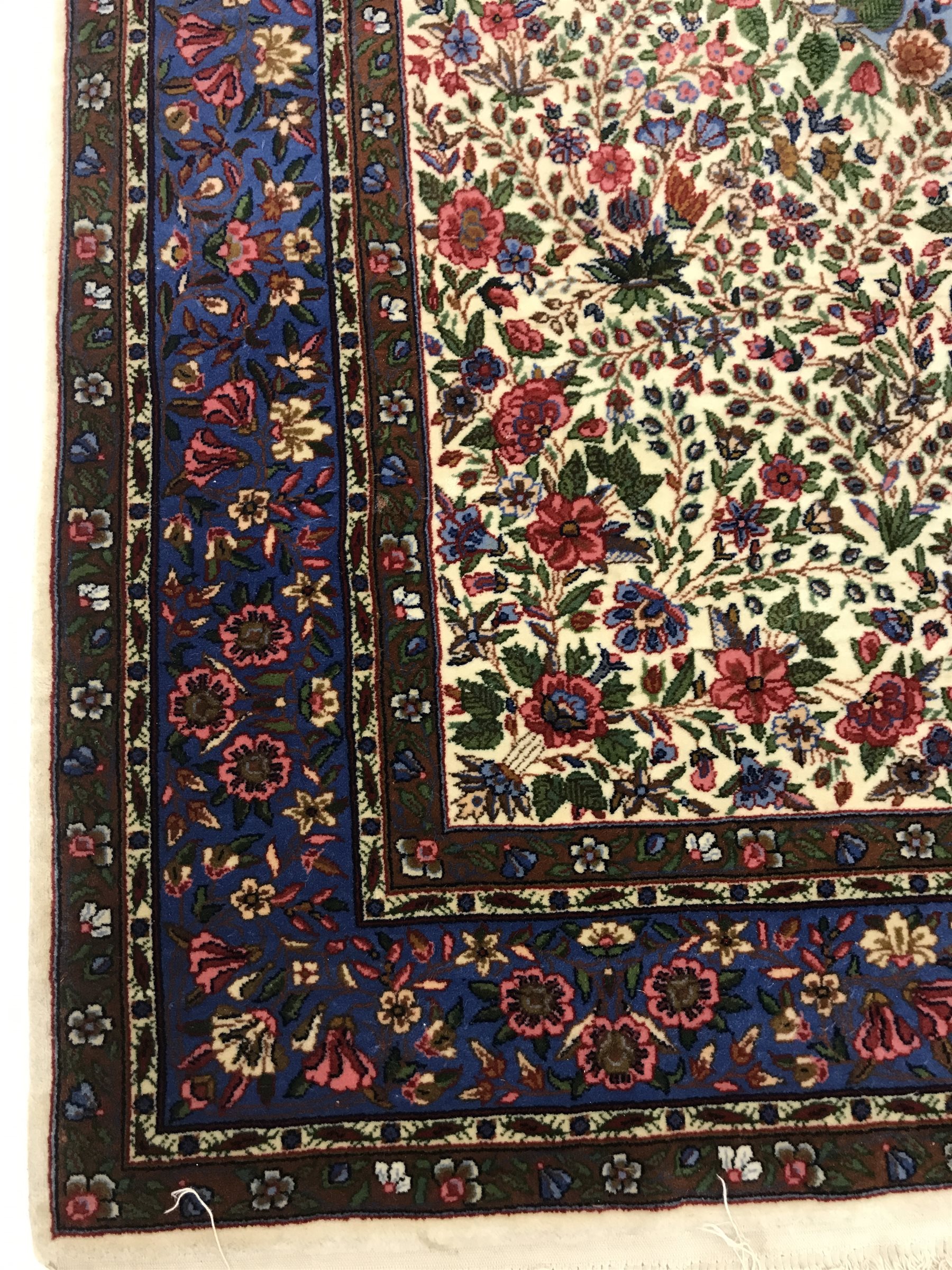 Persian beige ground rug carpet, central medallion with floral field and border, 185cm x 125cm - Image 2 of 4