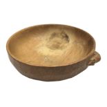'Mouseman' small oak nut bowl by Robert Thompson of Kilburn, D16cm