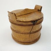 18th/19th century turned treen butter tub, with lockable cover, H10cm, D11.5cm