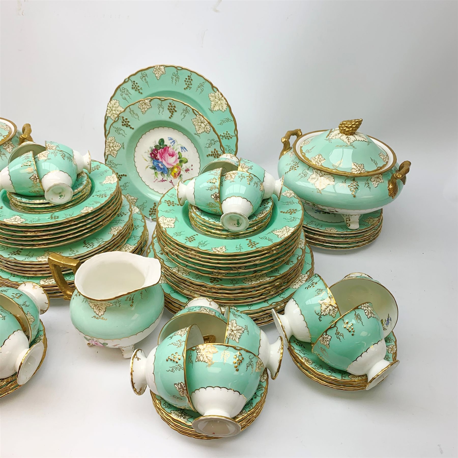 Royal Crown Derby bone china Vine pattern dinner and tea wares, comprising eleven dinner plates, twe - Image 2 of 11