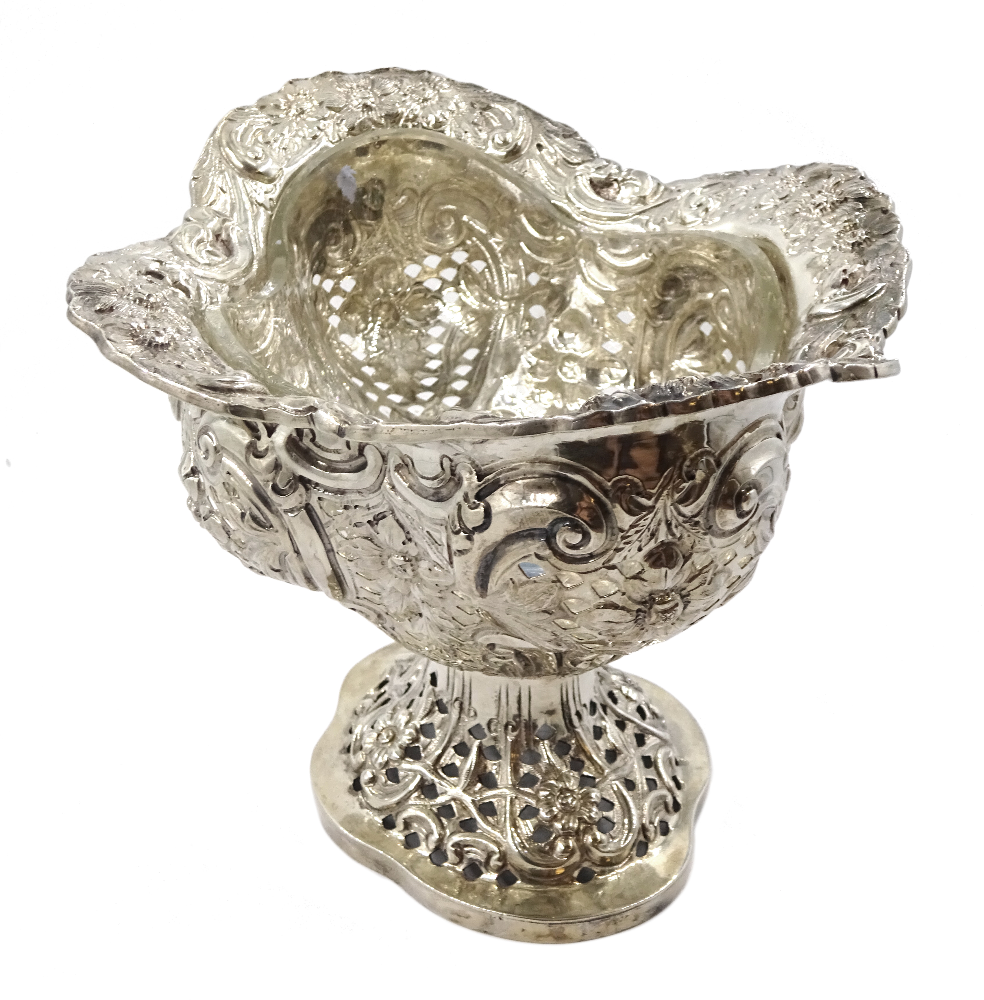 Four Victorian silver pedestal bon bon dishes, embossed foliate and pierced decoration, with glass l - Image 19 of 20