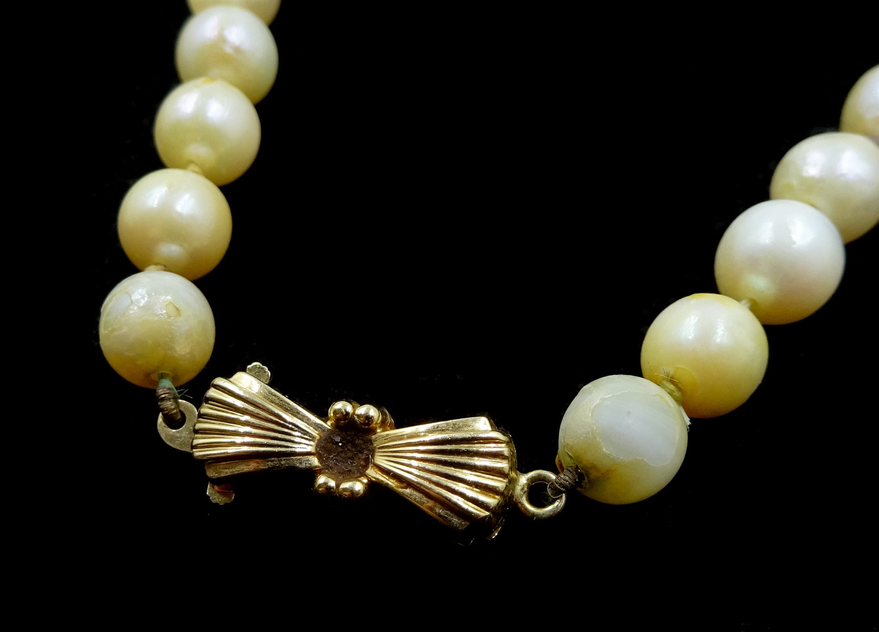 Two single strand cultured pearl necklaces, both with 9ct gold clasps,stamped or hallmarked - Image 2 of 6