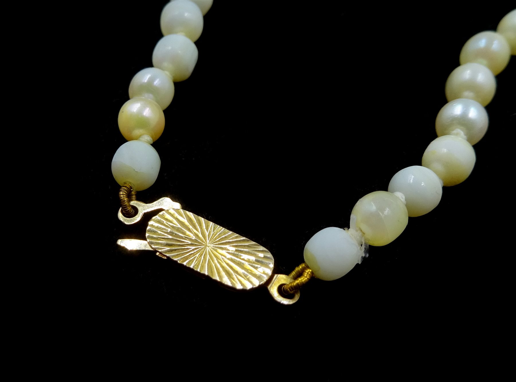 Two single strand cultured pearl necklaces, both with 9ct gold clasps,stamped or hallmarked - Image 3 of 6