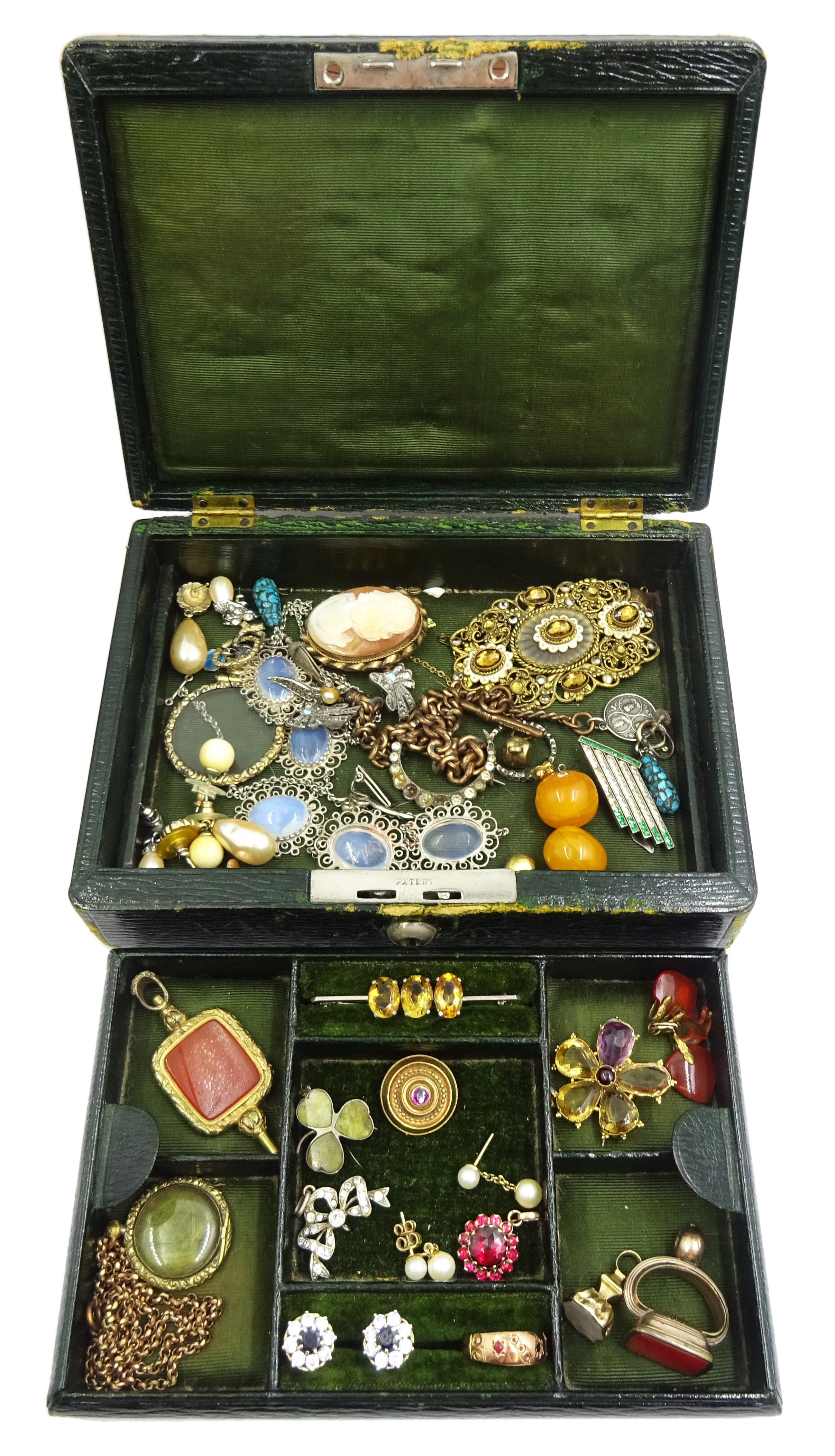 Early 20th century jewellery box, containing Victorian and later jewellery including 17ct gold stone