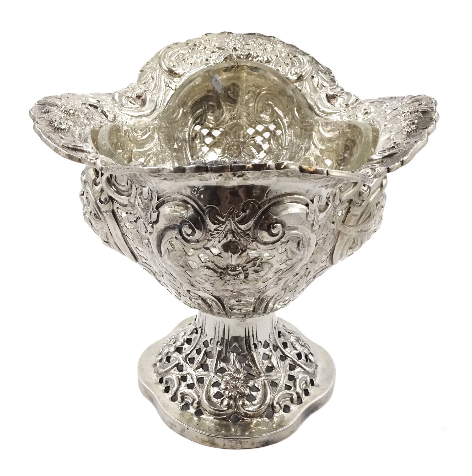 Four Victorian silver pedestal bon bon dishes, embossed foliate and pierced decoration, with glass l - Image 10 of 20